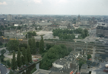 804312 Overzicht van het noordelijke deel van het Centraal Station (N.S.-station Utrecht C.S.) te Utrecht, vanaf het ...